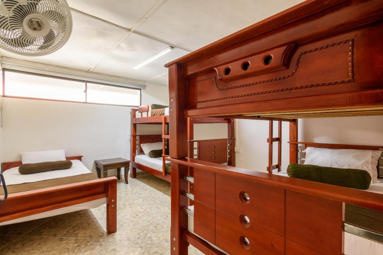 Hotel Sol Del Estadio Medellín Buitenkant foto